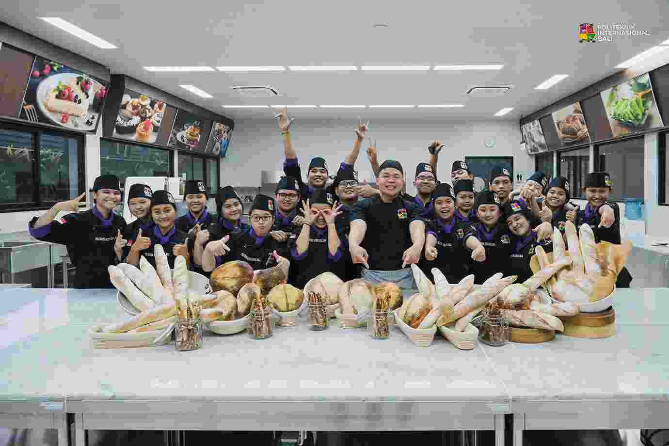 Kelas-Pastry-Politeknik-Internasional-Bali